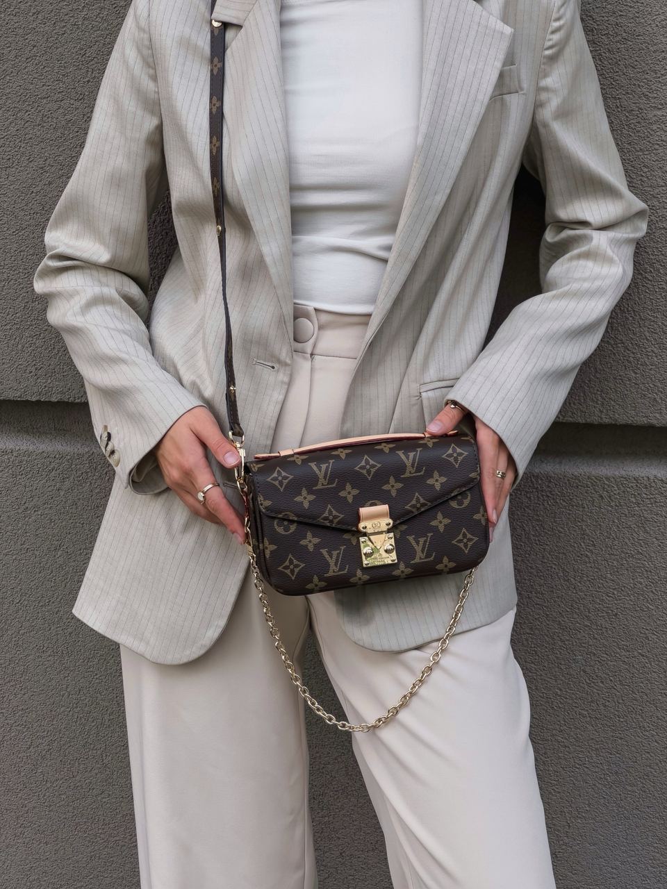 Louis Vuitton Pochette Metis East West - 12