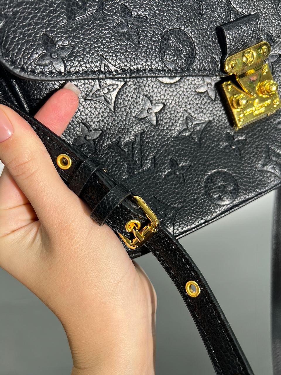 Louis Vuitton Pochette Metis Monogram Black - 16