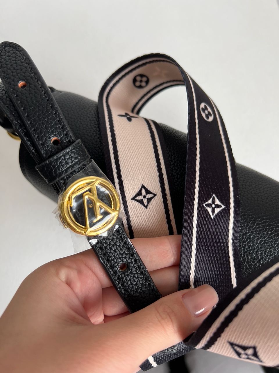 Louis Vuitton Pont 9 Soft PM Black Leather - 17