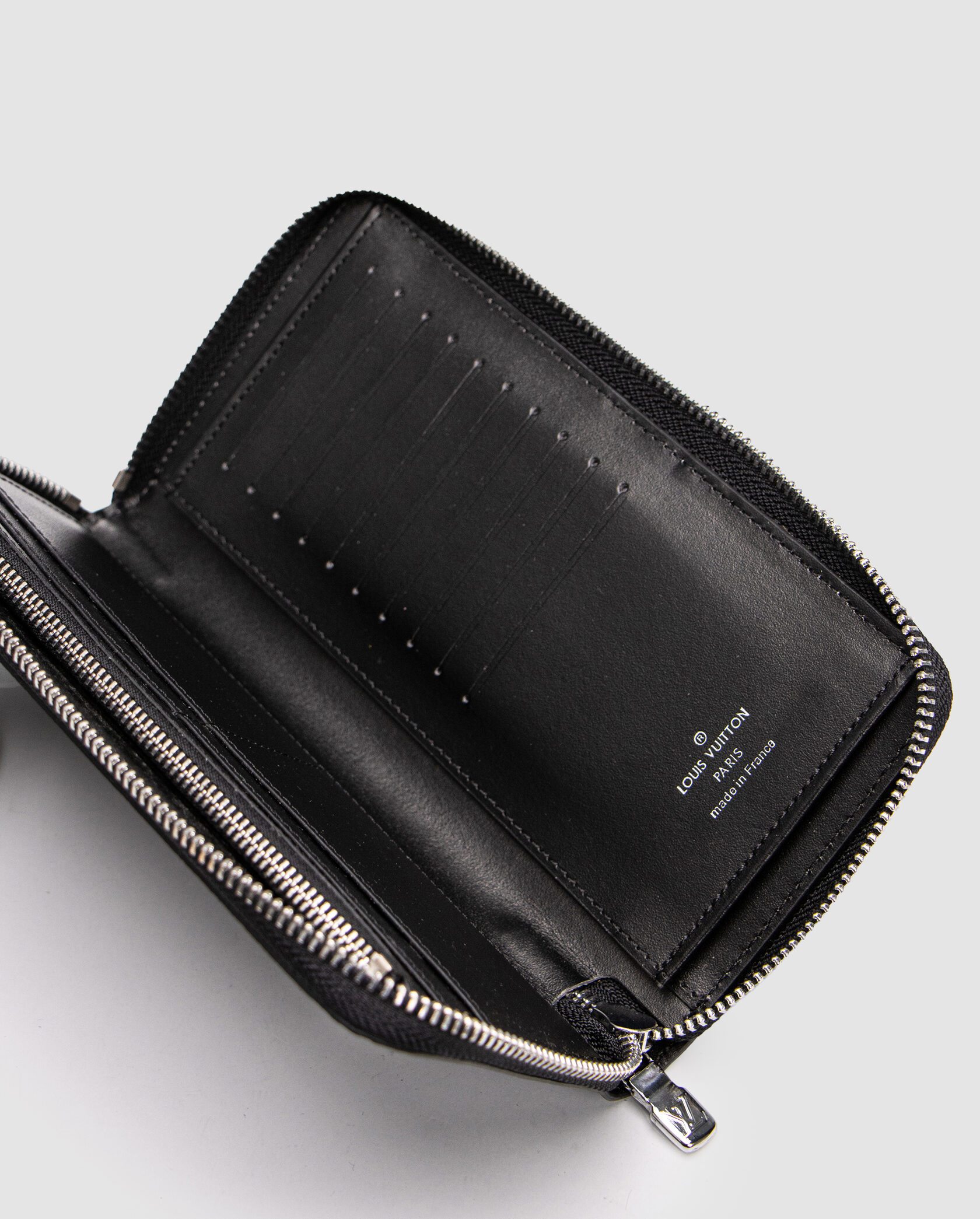 Louis Vuitton Zippy Taurillon Shadow Black - 10