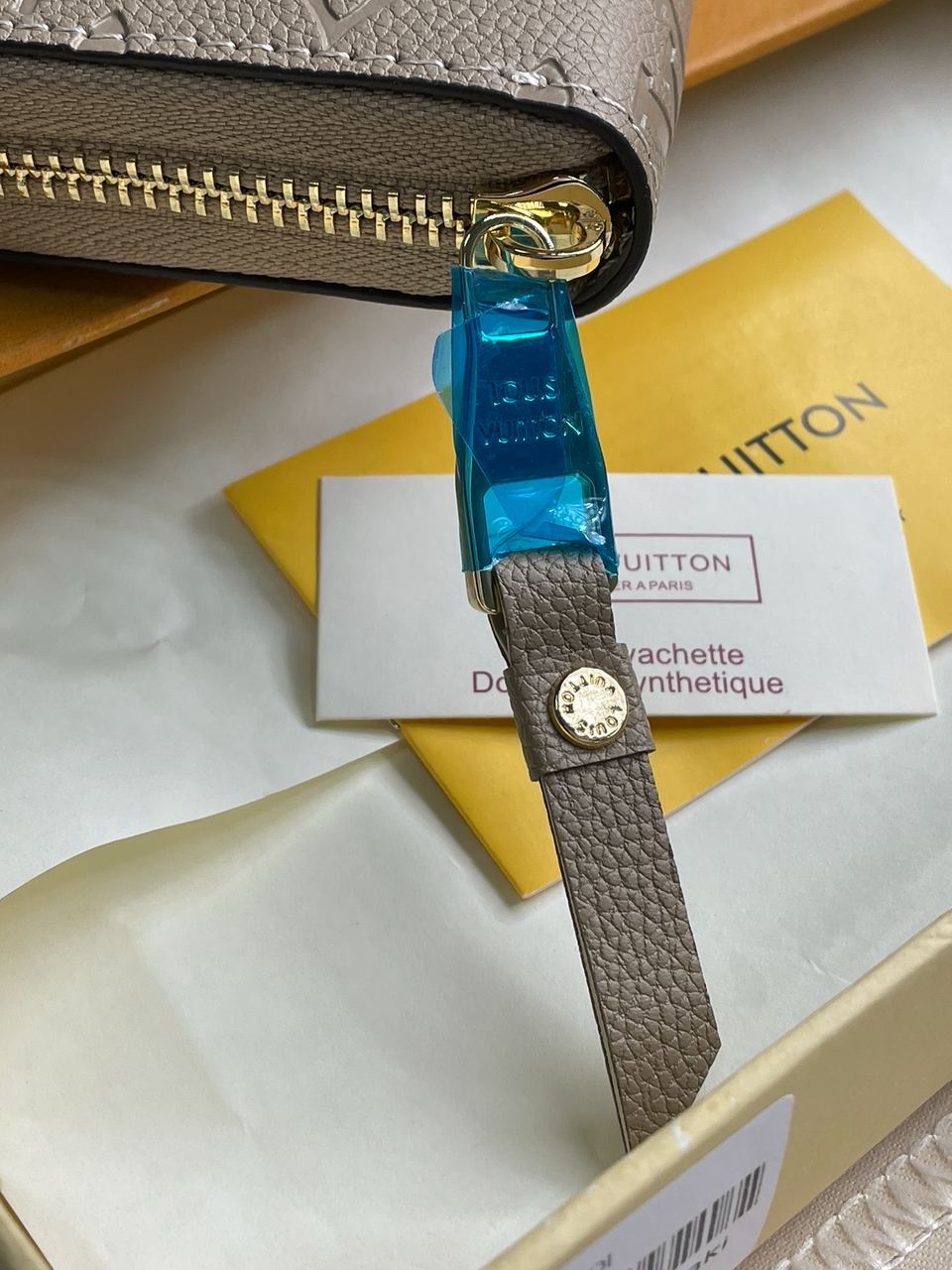 Louis Vuitton Zippy Vertical Wallet Beige Canvas - 11