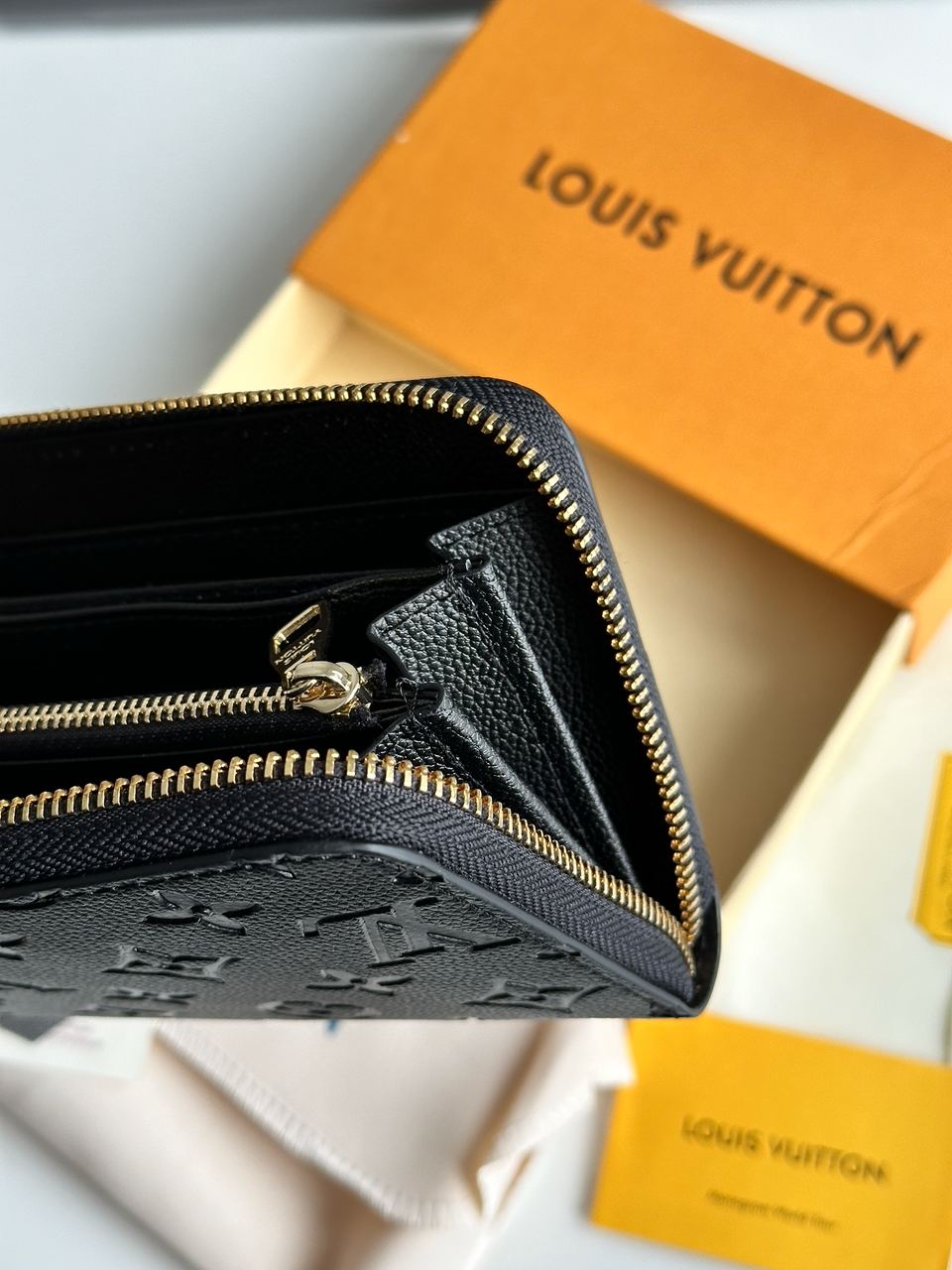 Louis Vuitton Zippy Vertical Wallet Black Canvas - 10