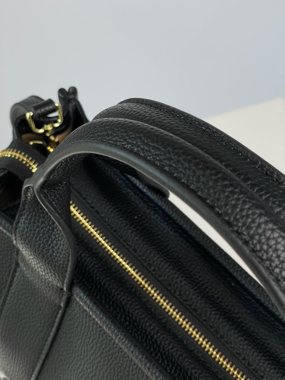 Marc Jacobs The Leather Medium Tote Bag Black - 17