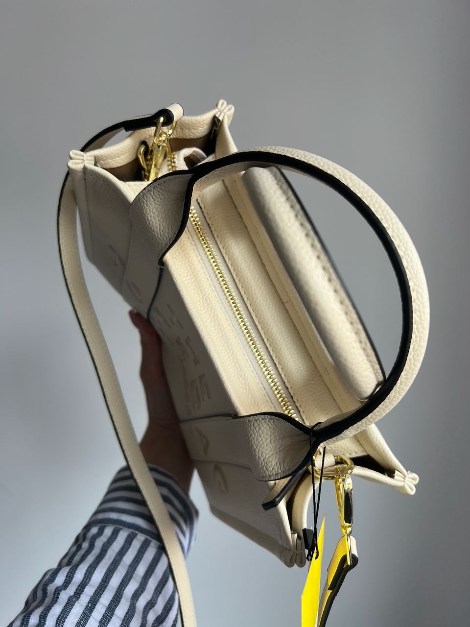 Marc Jacobs The Leather Small Tote Bag Cream - 7