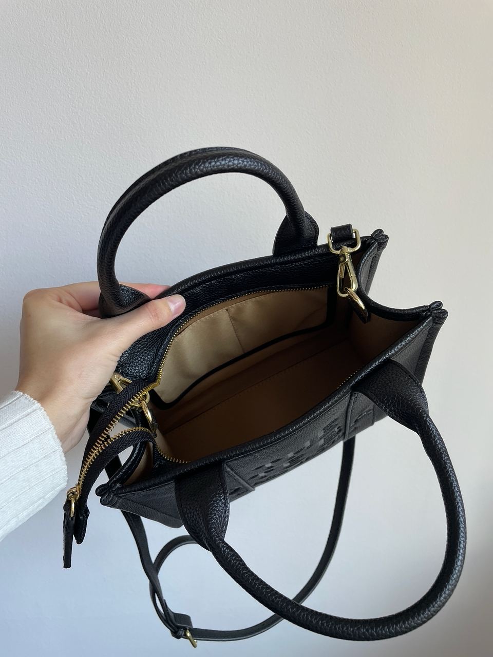 Marc Jacobs The Leather Small Tote Bag - 21