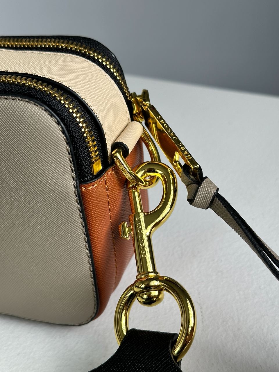 Marc Jacobs The Snapshot Cement/Multi - 10