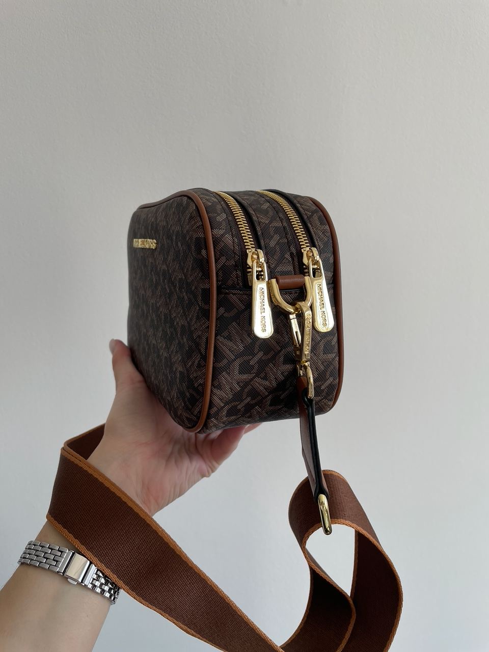 Michael Kors Camera Bag Brown - 21