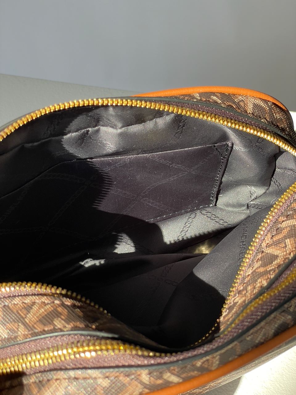 Michael Kors Camera Bag Brown - 28