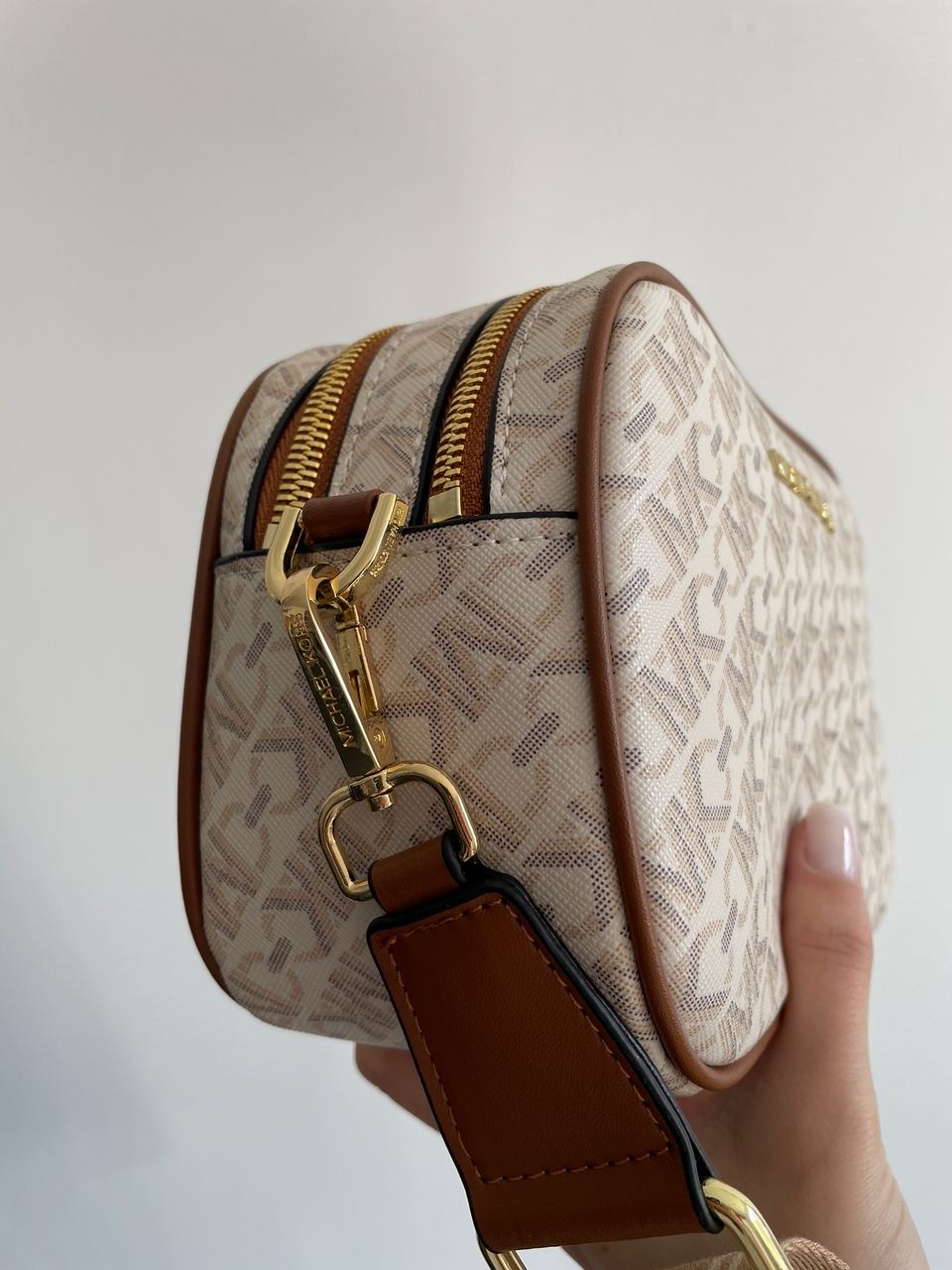 Michael Kors Camera Bag Ivory - 22