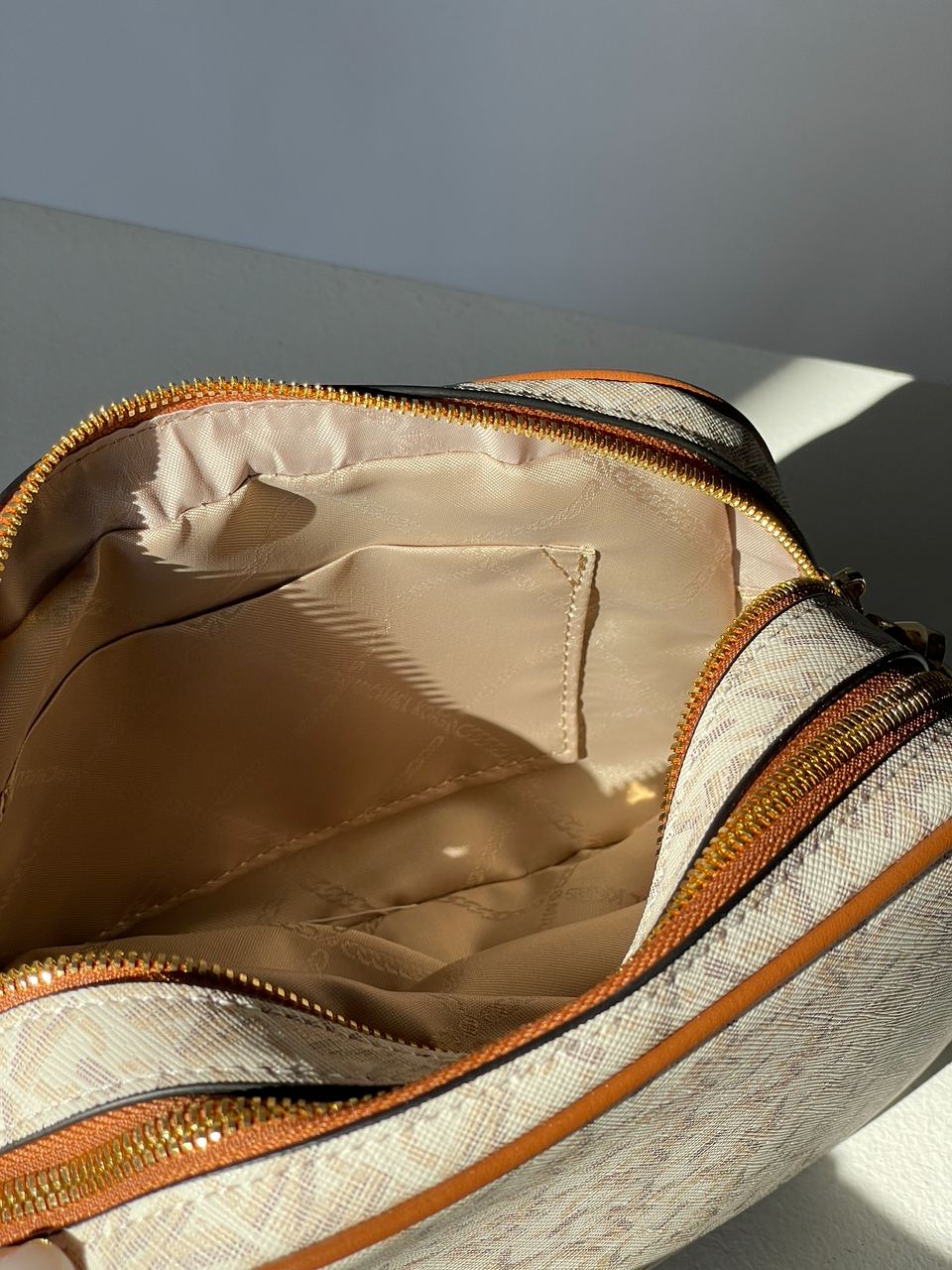 Michael Kors Camera Bag Ivory - 27