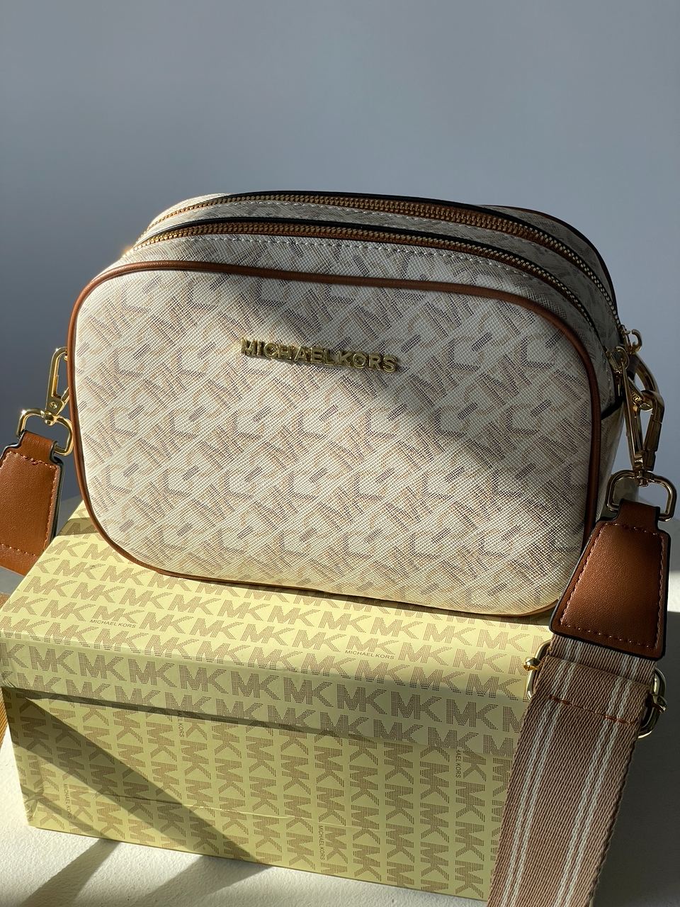 Michael Kors Camera Bag Ivory - 6