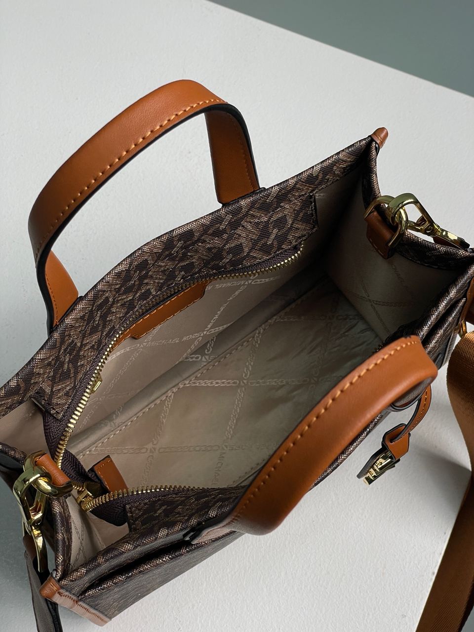 Michael Kors GIGI LG Grab Tote Brown - 25