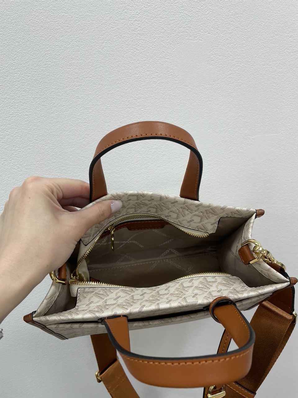 Michael Kors GIGI LG Grab Tote Ivory - 26