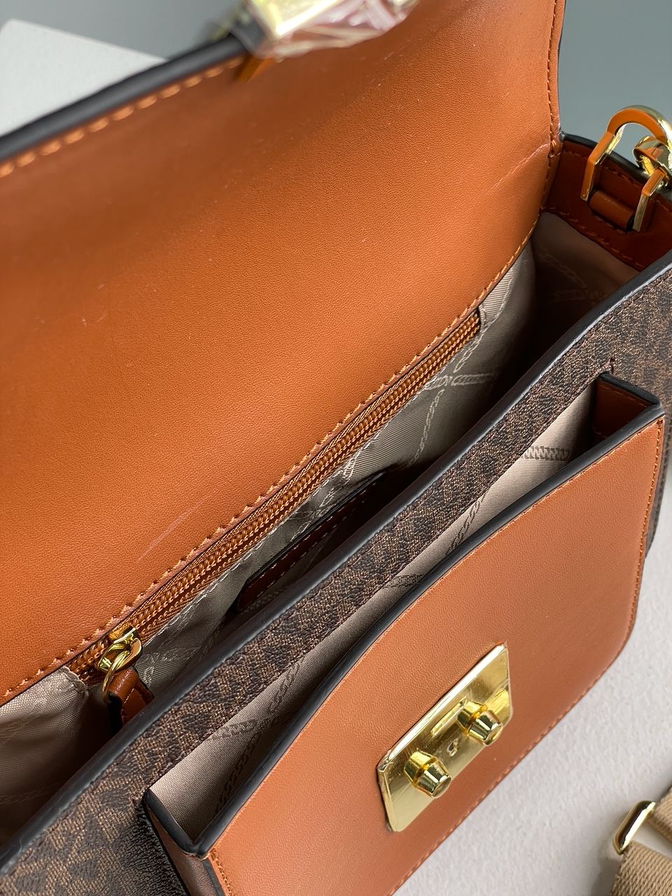 Michael Kors Sloan Editor Medium Bag Brown - 23