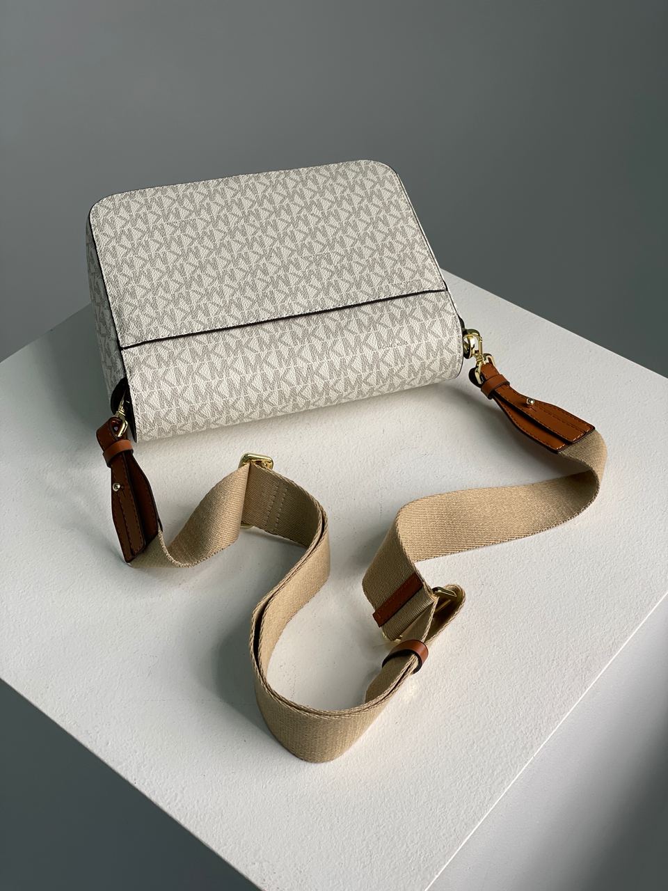 Michael Kors Sloan Editor Medium Bag Cream - 13