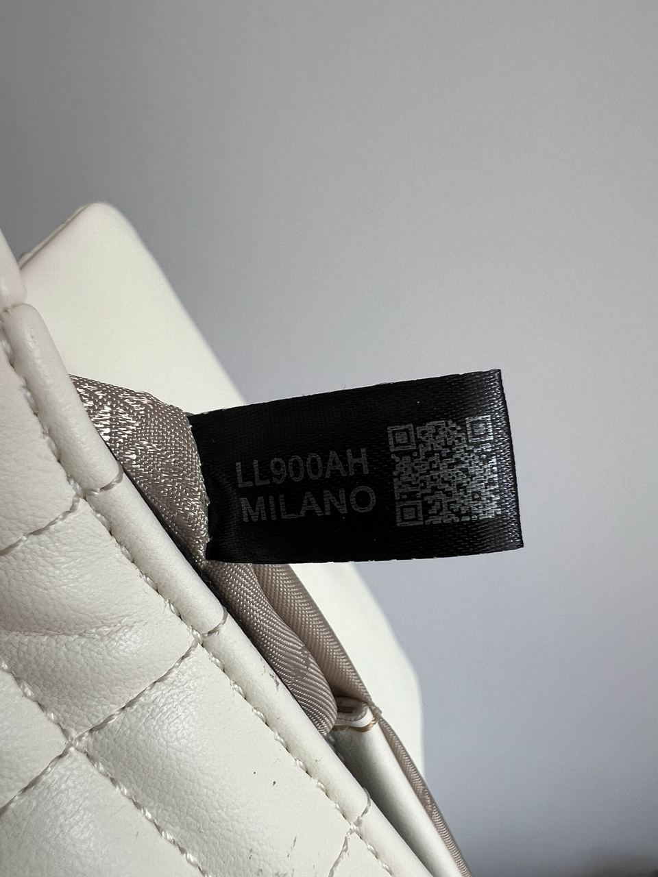 Michael Kors Tribeca Large Quilted Leather Shoulder Bag Cream - 10