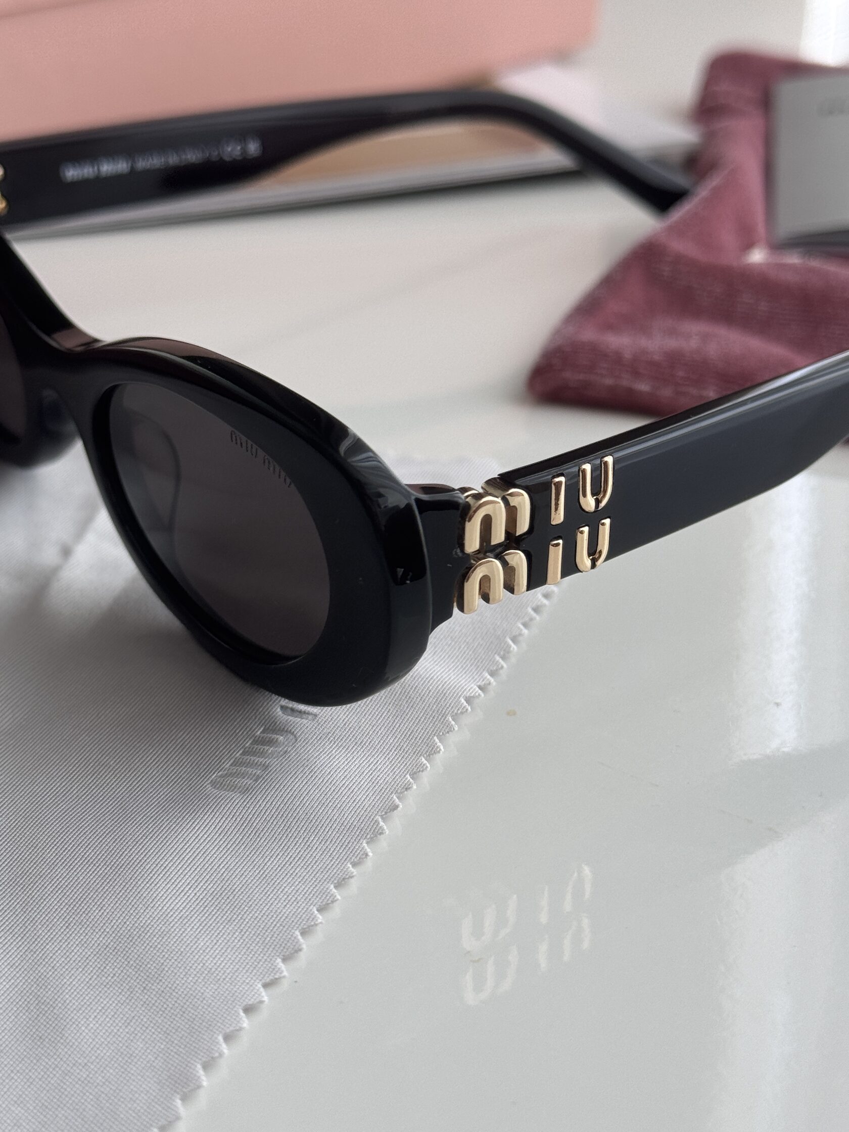 Miu Miu Black/Gold SMU 06ZS 1AB-5S0 3N - 6