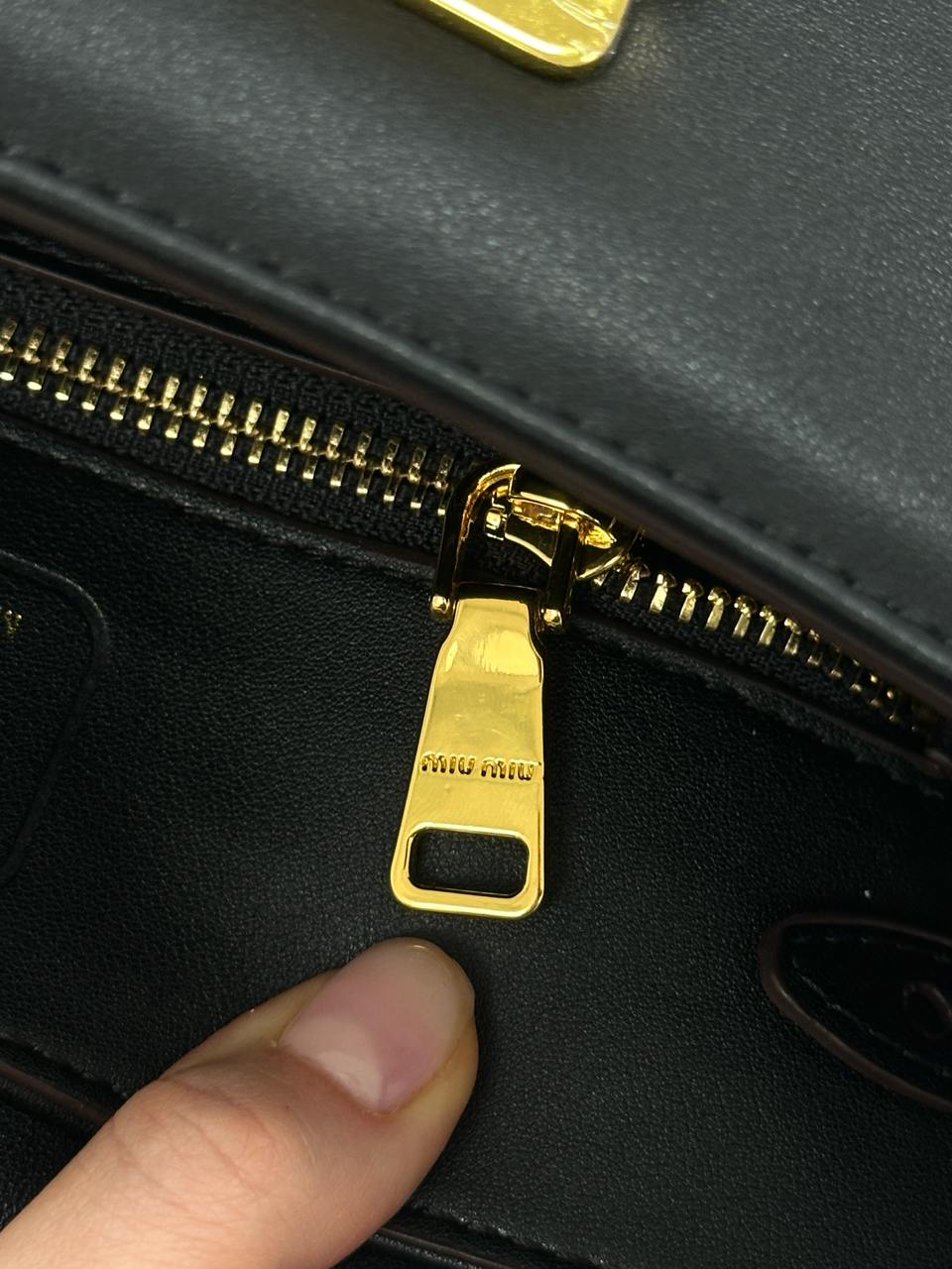 Miu Miu Black Leather Shoulder Bag Black - 13