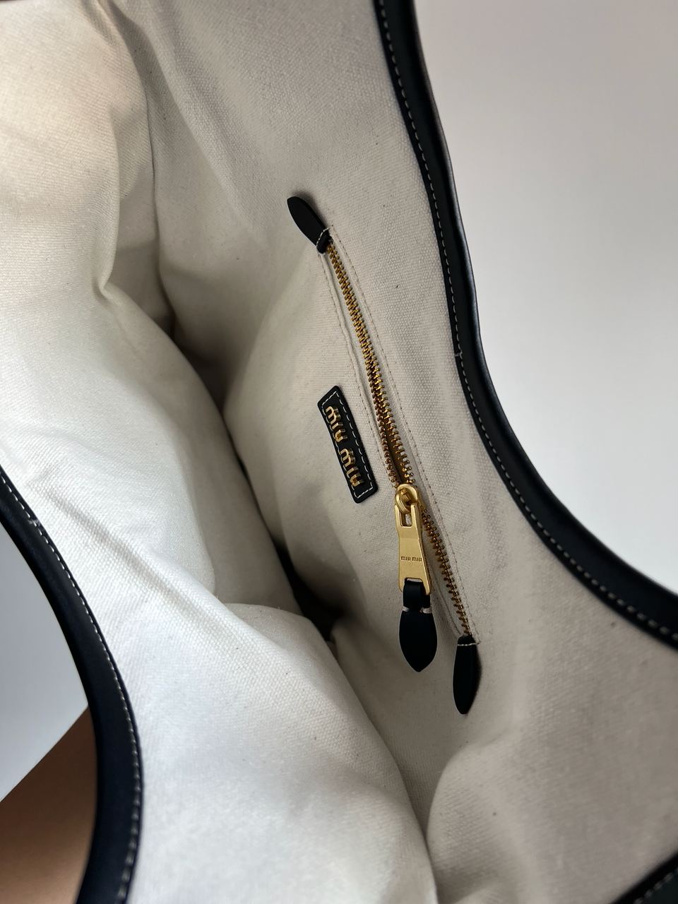 Miu Miu Ivy Leather Bag Black - 8