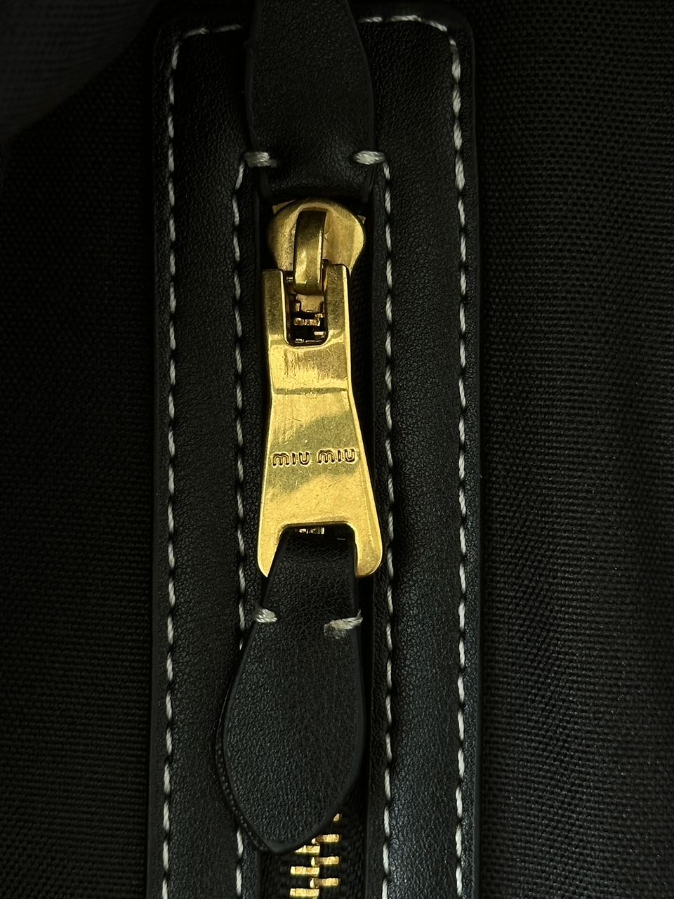 Miu Miu Ivy Suede Bag Black - 9