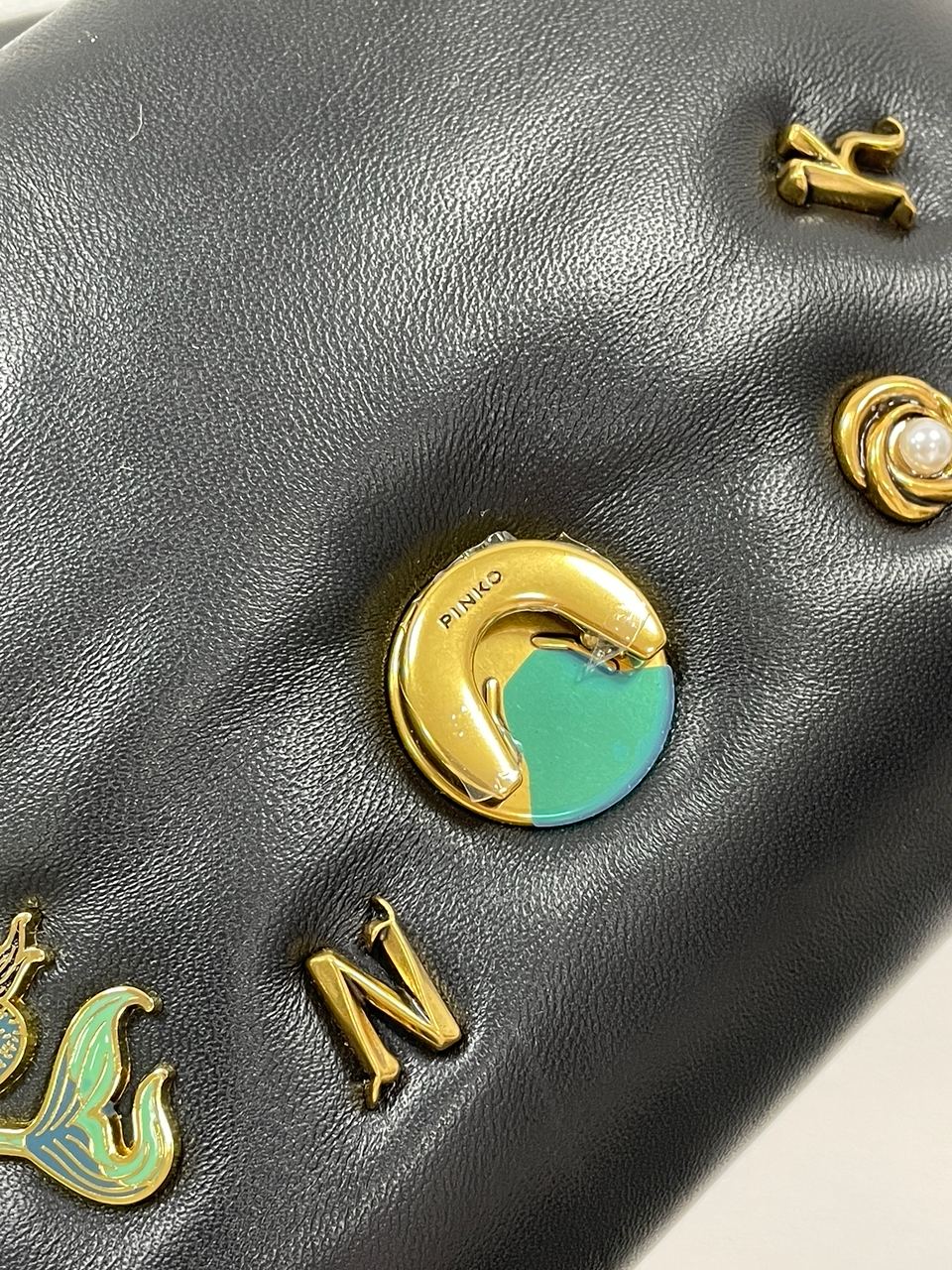 Pinko Love Mini Puff Black Summer Pins - 24