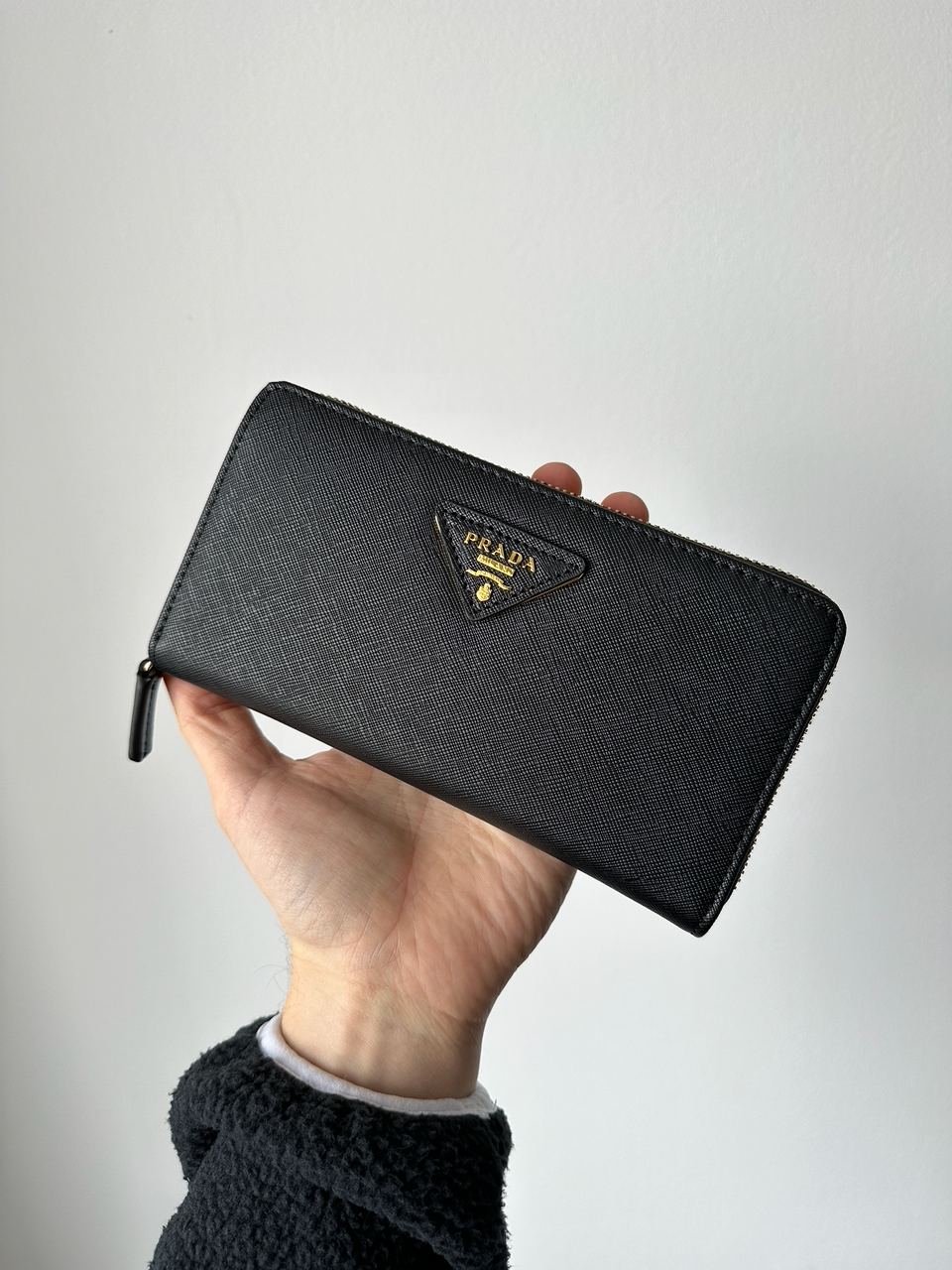 Prada Leather Round Zippy Long Wallet Nero Black - 2