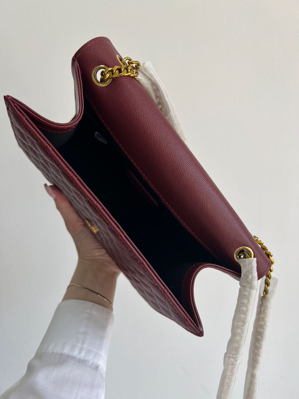 Saint Laurent Envelope Medium In Quilted Grain De Poudre Embossed Leather Burgundy - 10