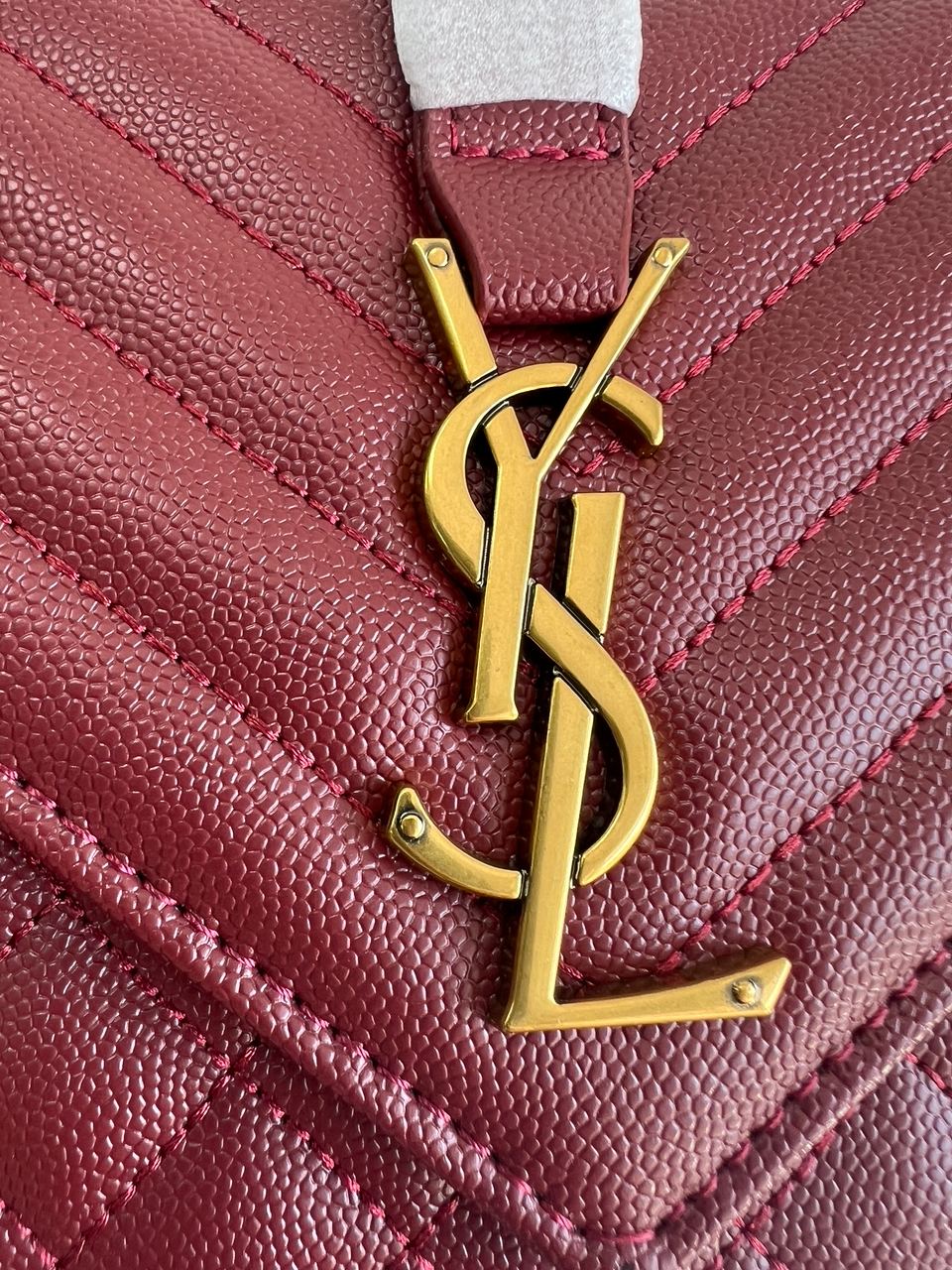 Saint Laurent Envelope Medium In Quilted Grain De Poudre Embossed Leather Burgundy - 3