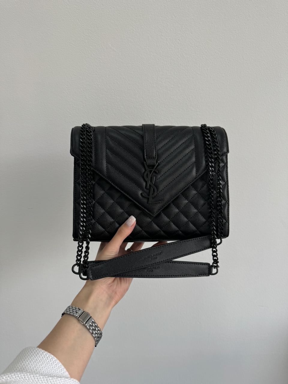 Saint Laurent Envelope Medium In Quilted Leather Black - 4