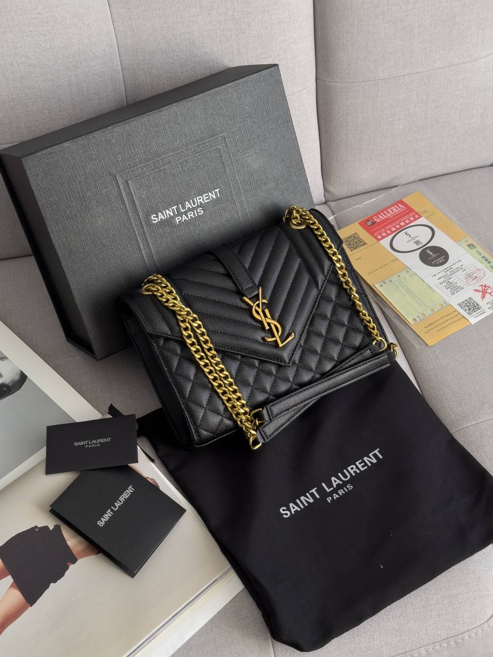Saint Laurent Envelope Medium In Quilted Leather Gold - 5
