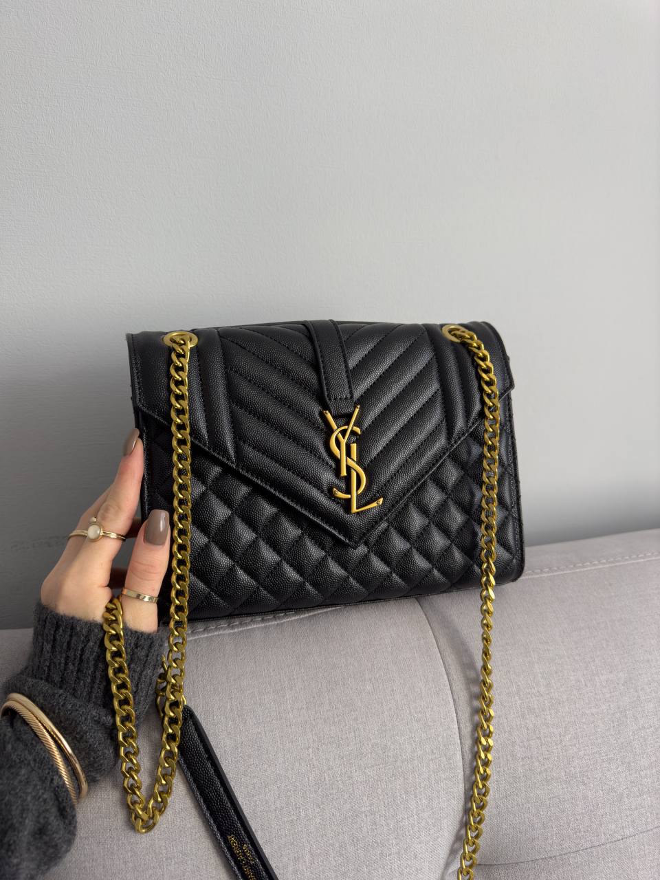 Saint Laurent Envelope Medium In Quilted Leather Gold - 6