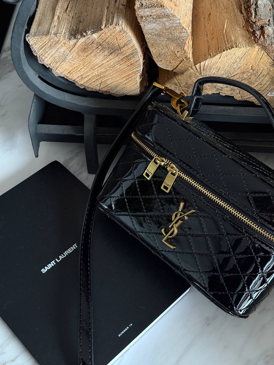 Saint Laurent Gaby Vanity Lacquered Leather Shoulder Bag Black - 5