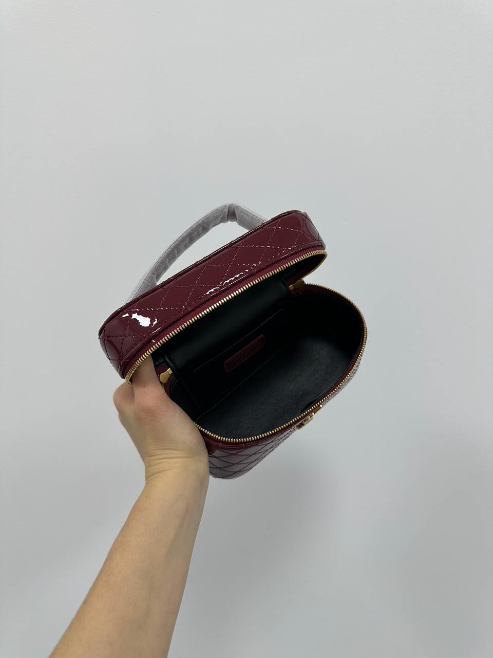 Saint Laurent Gaby Vanity Lacquered Leather Shoulder Bag Red - 11