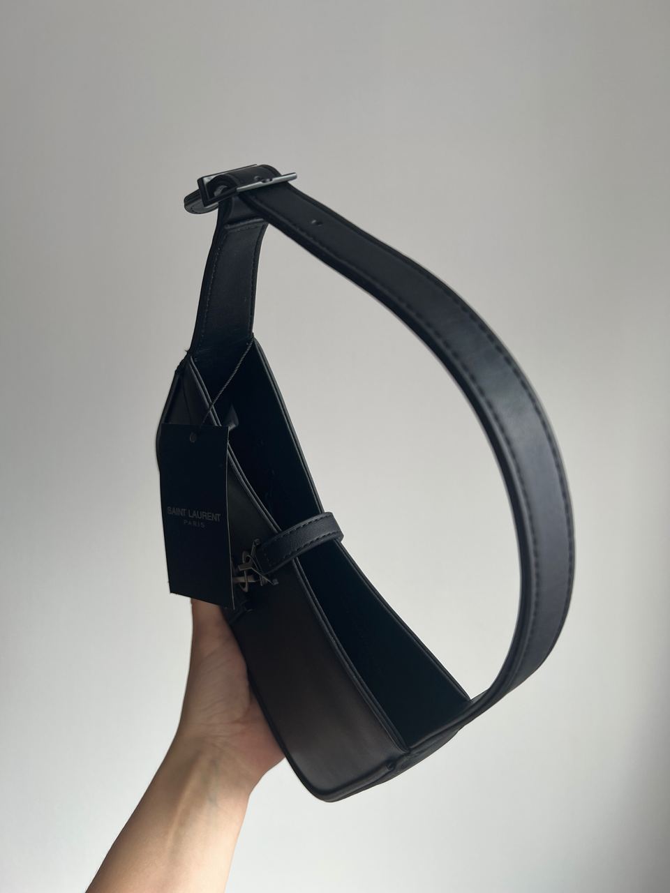 Saint Laurent Hobo Le 5 A 7 Leather Shoulder Bag in Black/Black - 8