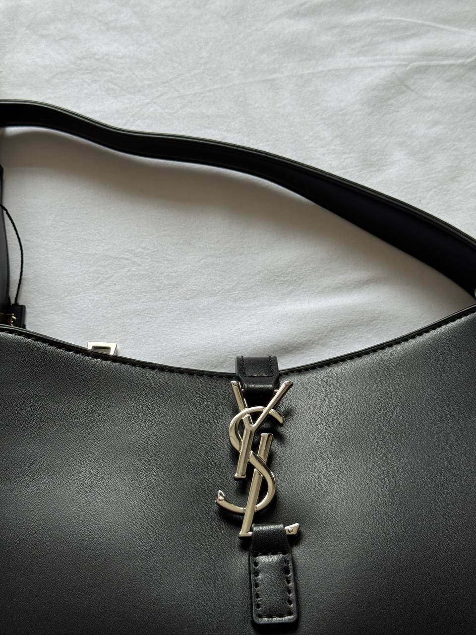 Saint Laurent Hobo Le 5 A 7 Leather Shoulder Bag in Black/Silver - 4