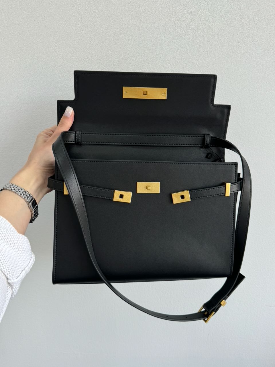 Saint Laurent Manhattan Large Leather Shoulder Bag Black - 23