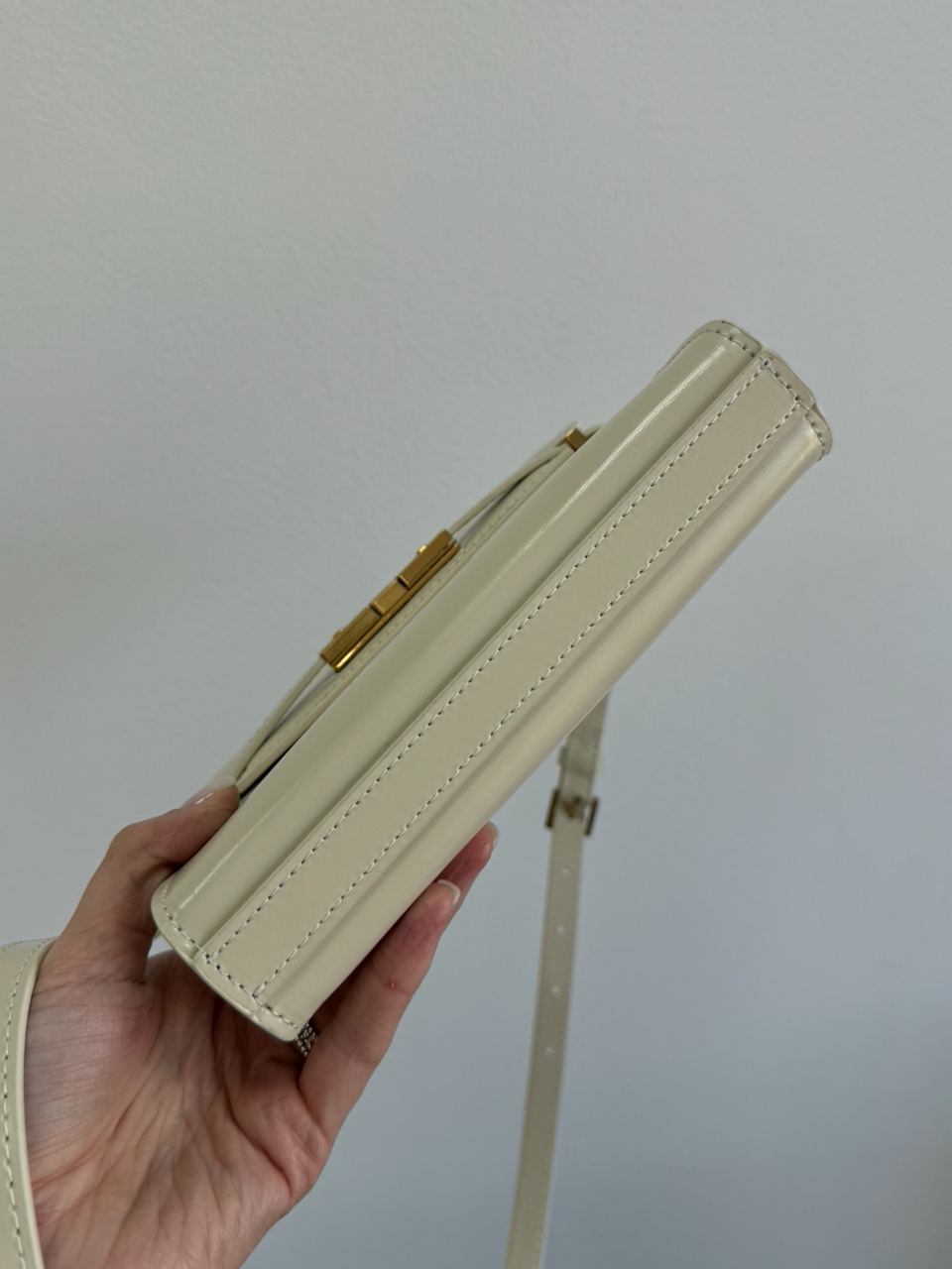 Saint Laurent Manhattan Mini Leather Shoulder Bag Cream - 18