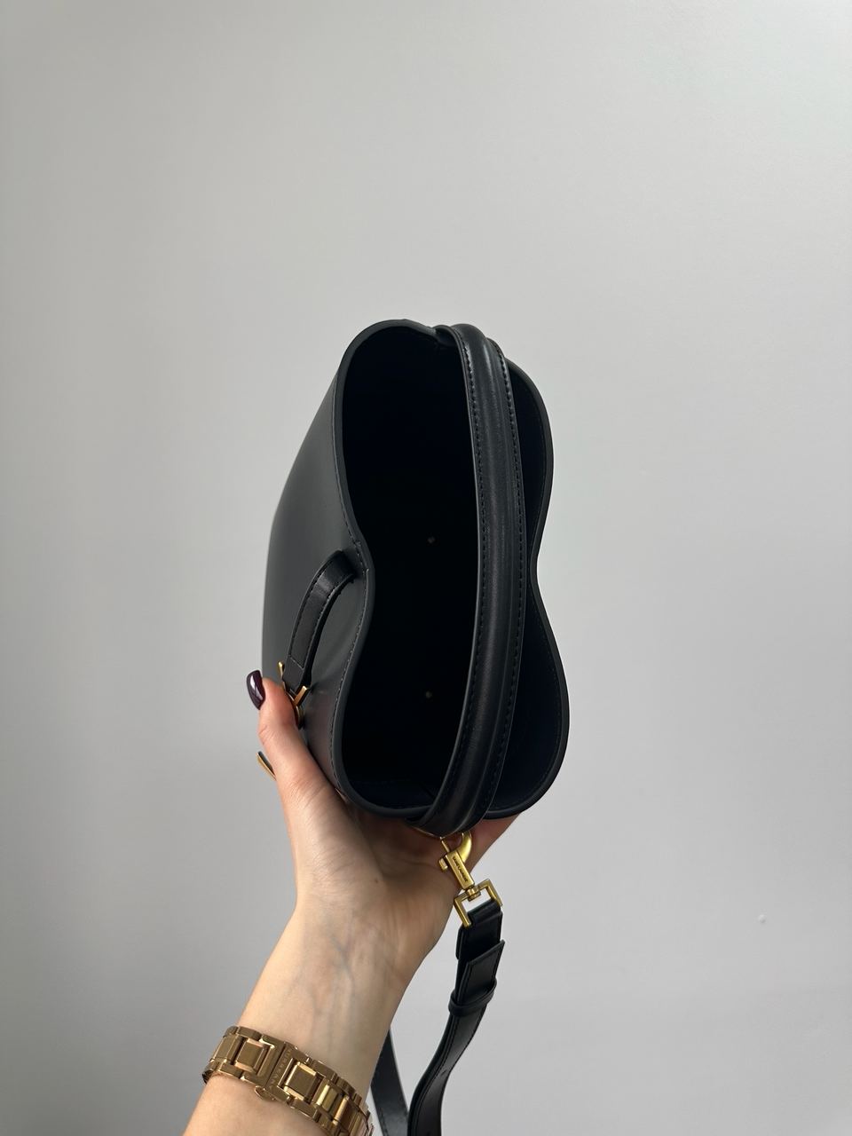 Saint Laurent Medium Le 37 Shiny Leather Bucket Bag Black - 12