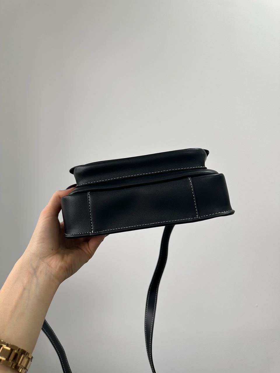 Saint Laurent Niki Besace in Leather Black/Gold - 11