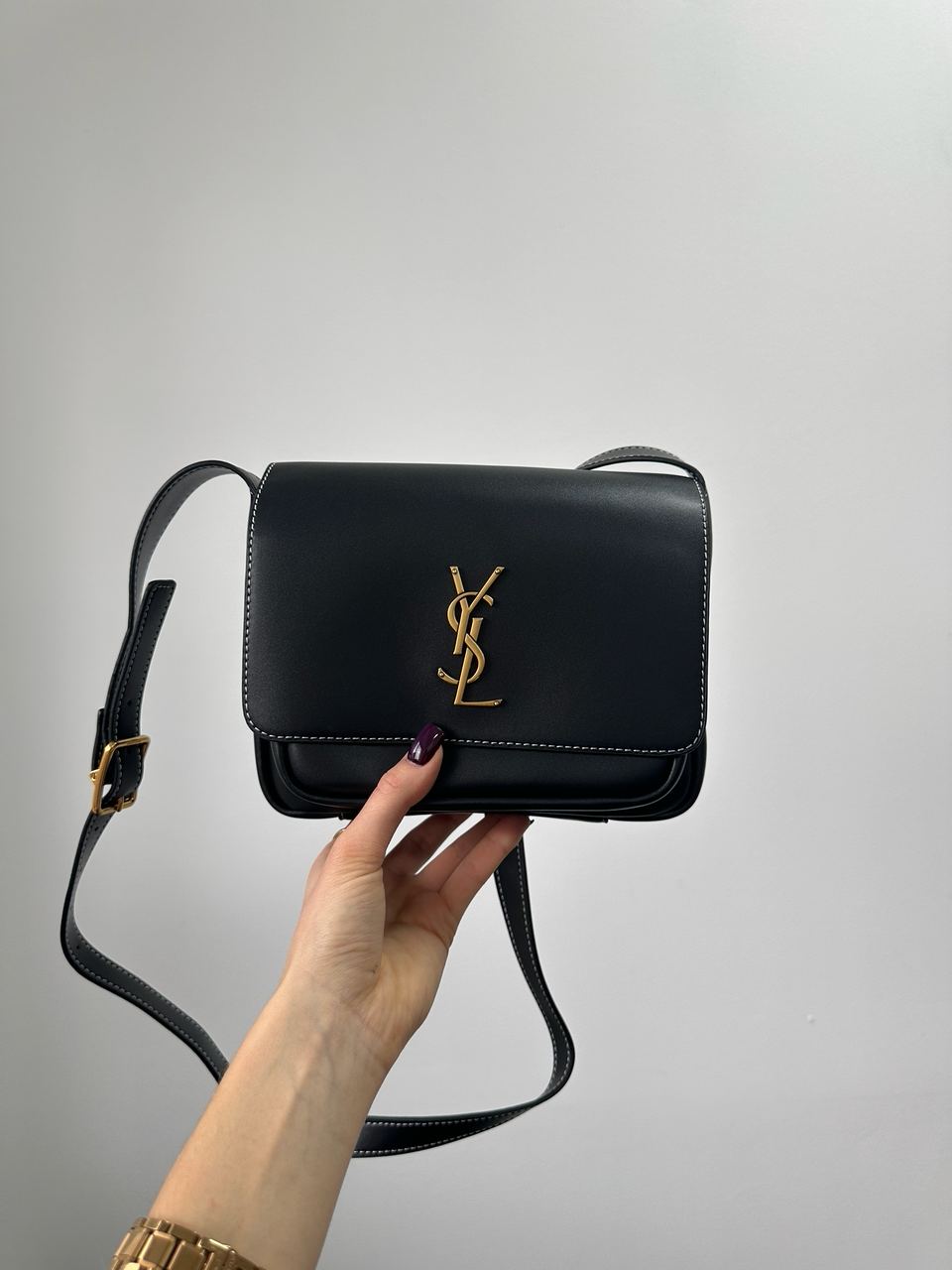 Saint Laurent Niki Besace in Leather Black/Gold - 4