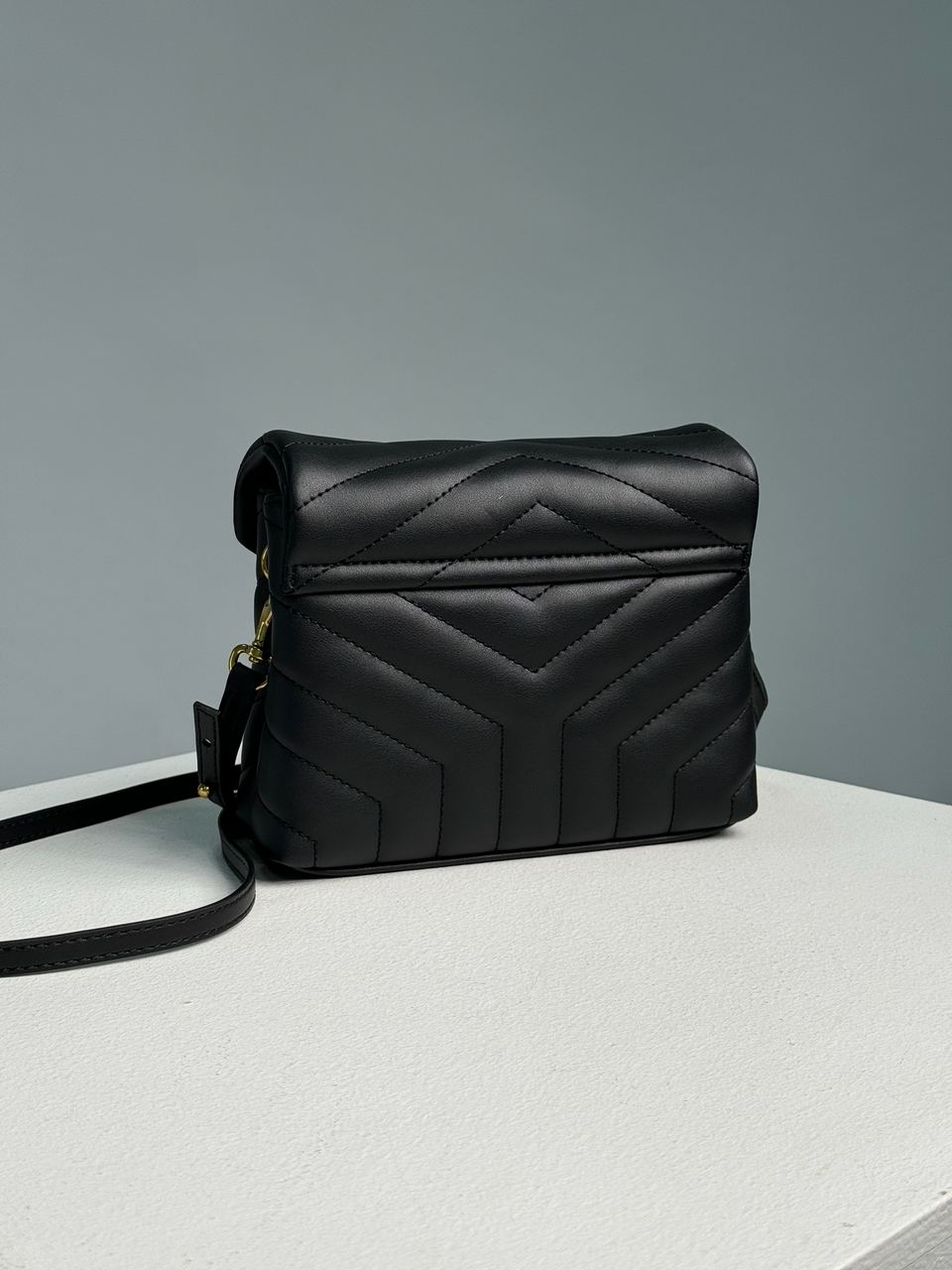 Saint Laurent Toy LouLou In Quilted Leather Black/Gold - 17