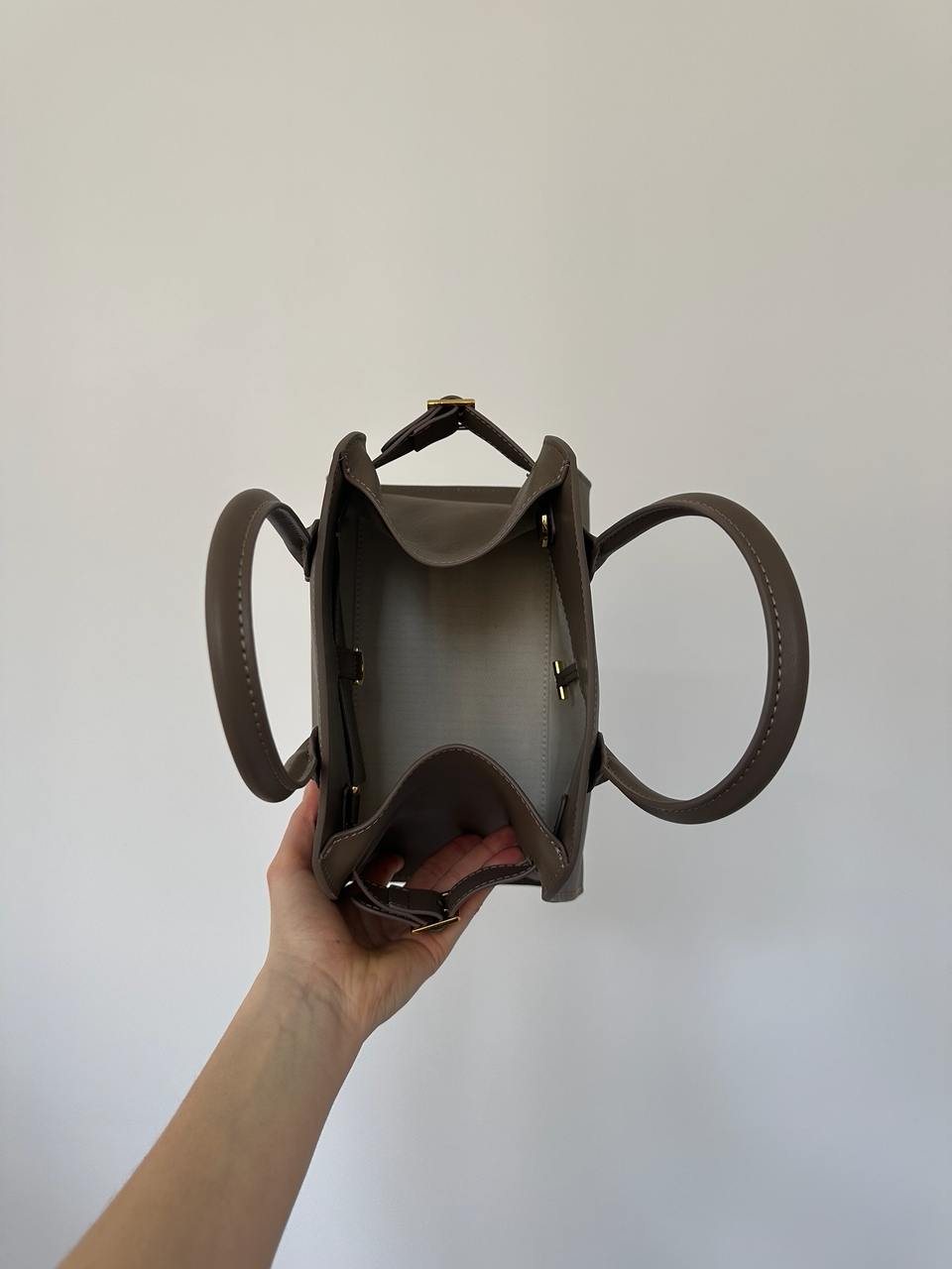 The Row Soft Margaux 26 Bag in Leather Brown Capucines - 16