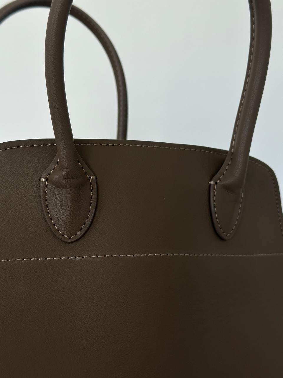 The Row Soft Margaux 26 Bag in Leather Brown Capucines - 5