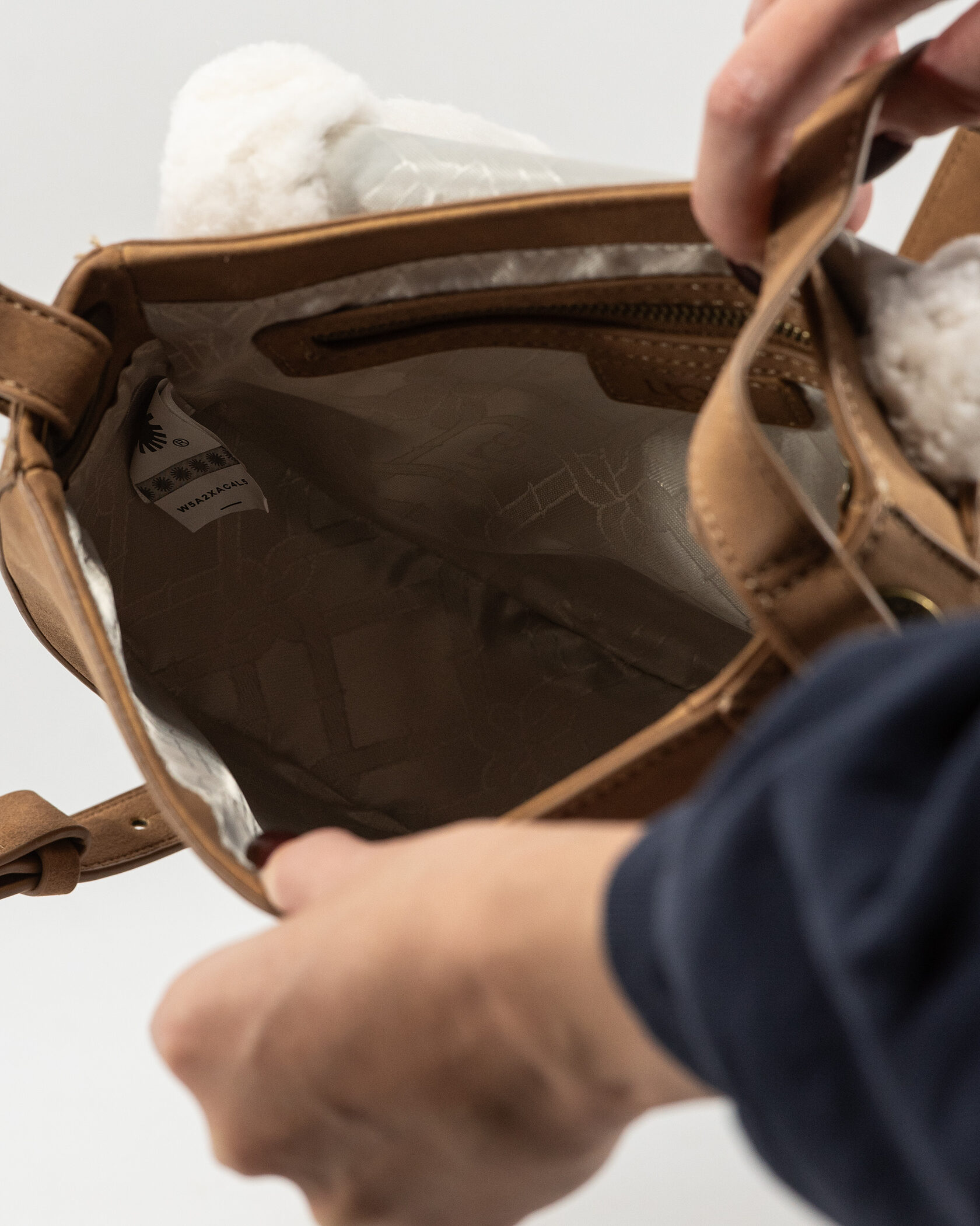 UGG Maribel Mini Bag Leather/Sherpa Brown/White - 17