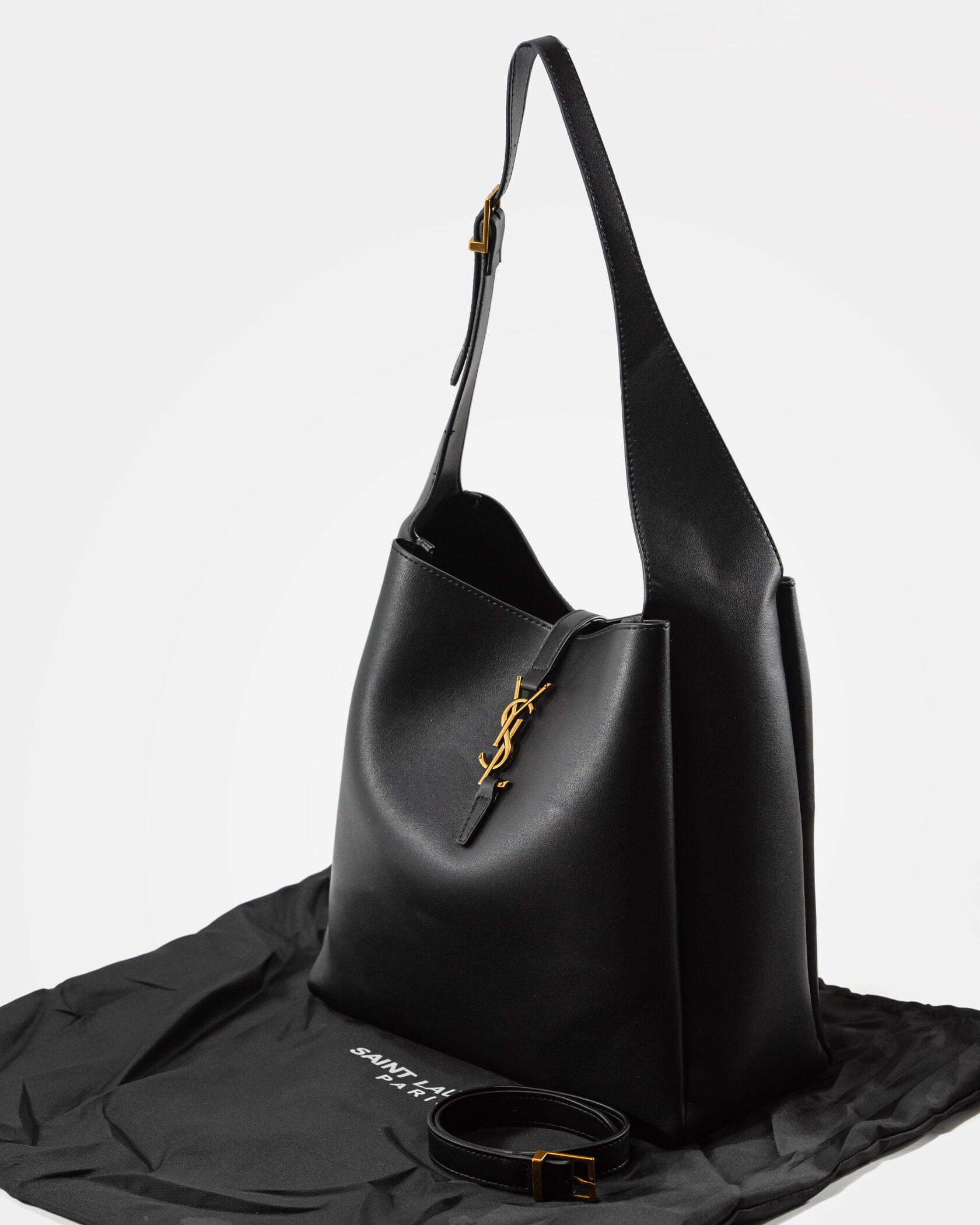 Yves Saint Lauren LE 5 À 7 supple large in grained leather - 2