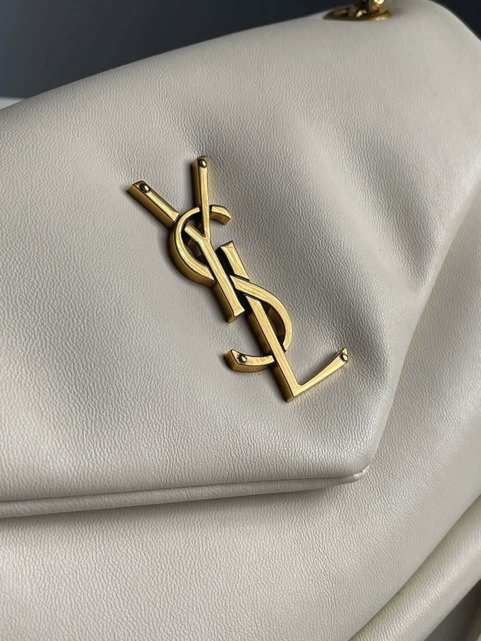 Yves Saint Laurent Calypso In Plunged Lambskin White - 7
