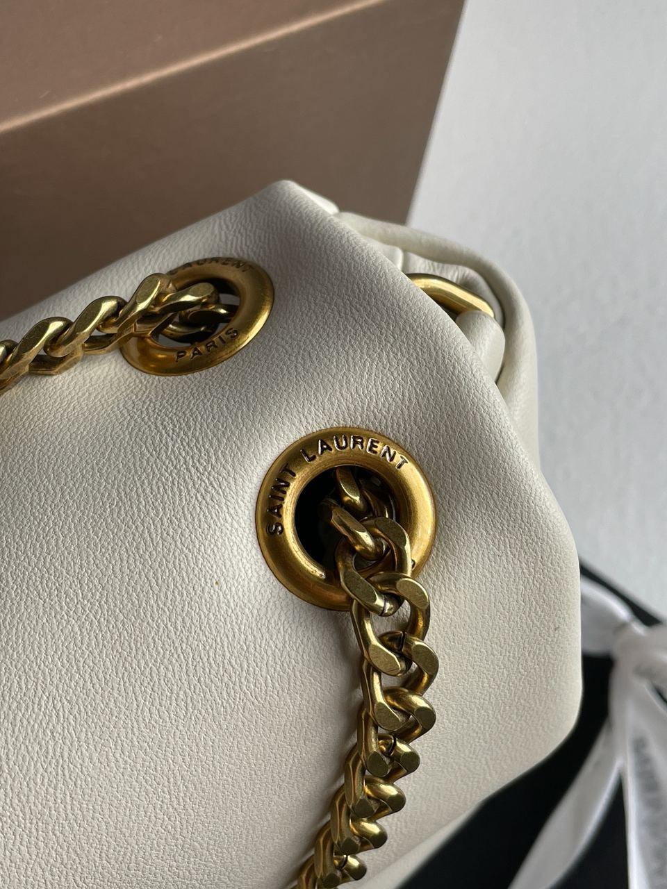 Yves Saint Laurent Calypso In Plunged Lambskin White - 8