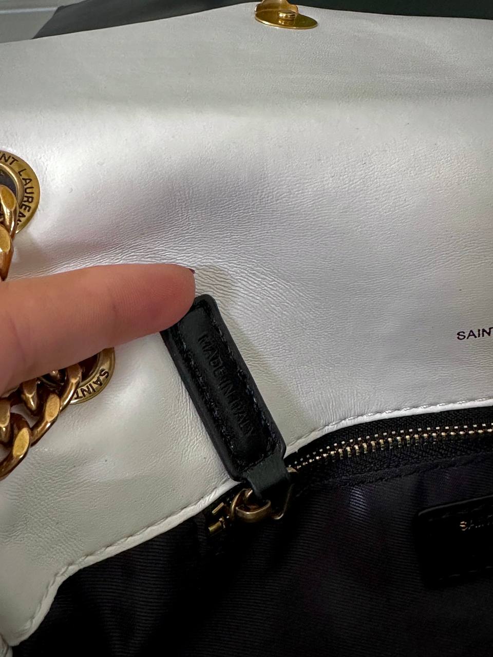 Yves Saint Laurent Chain Wallet In White - 9
