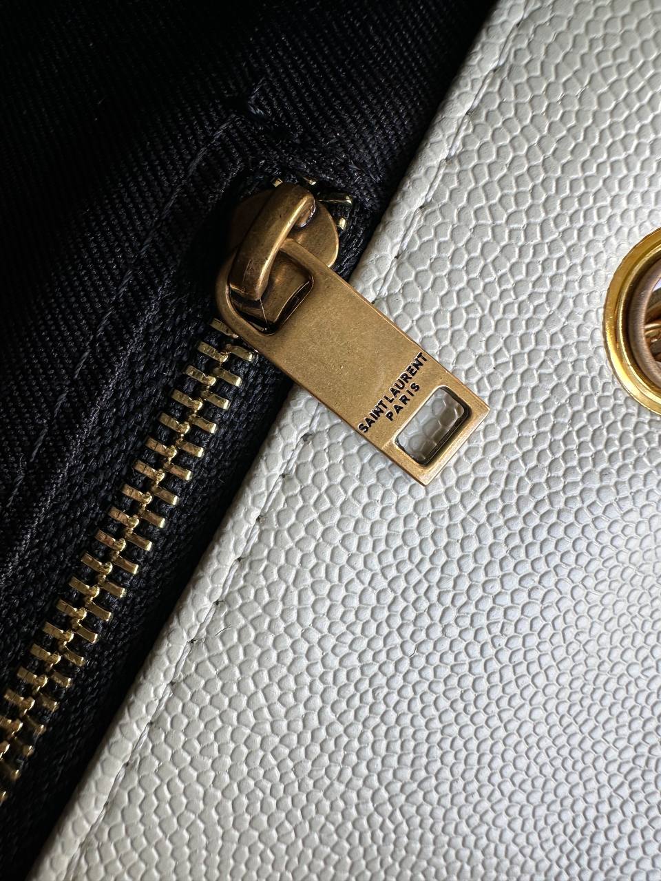 Yves Saint Laurent Envelope Bag White - 10