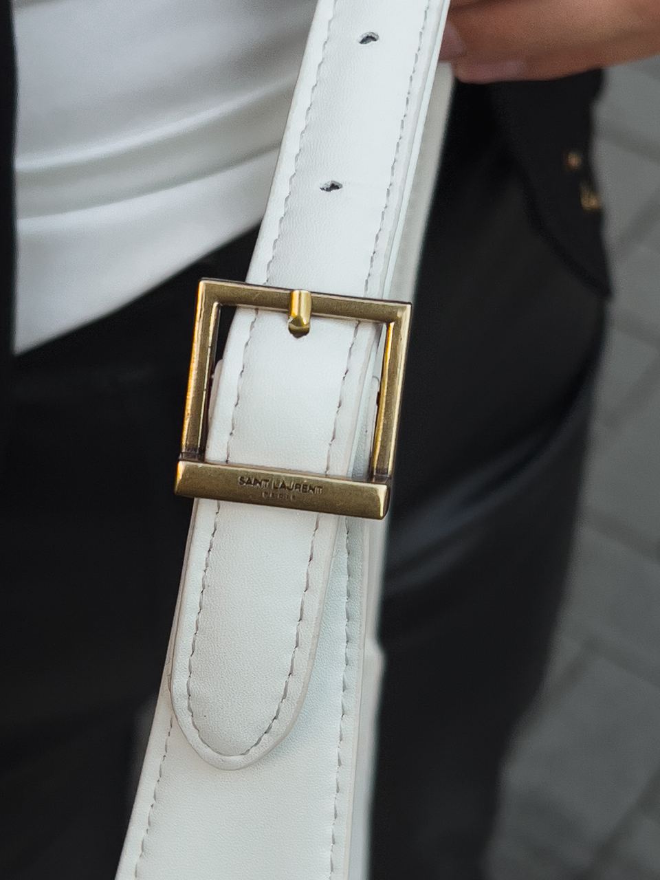 Yves Saint Laurent Hobo White - 18